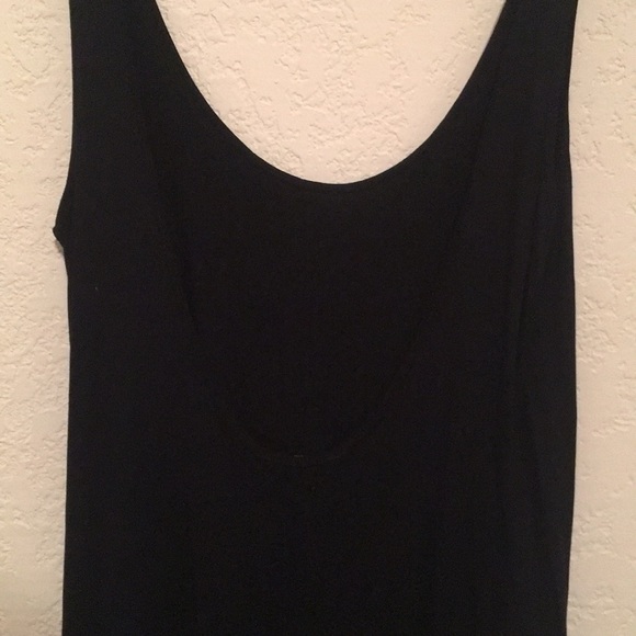 Simple black dress - Picture 3 of 4